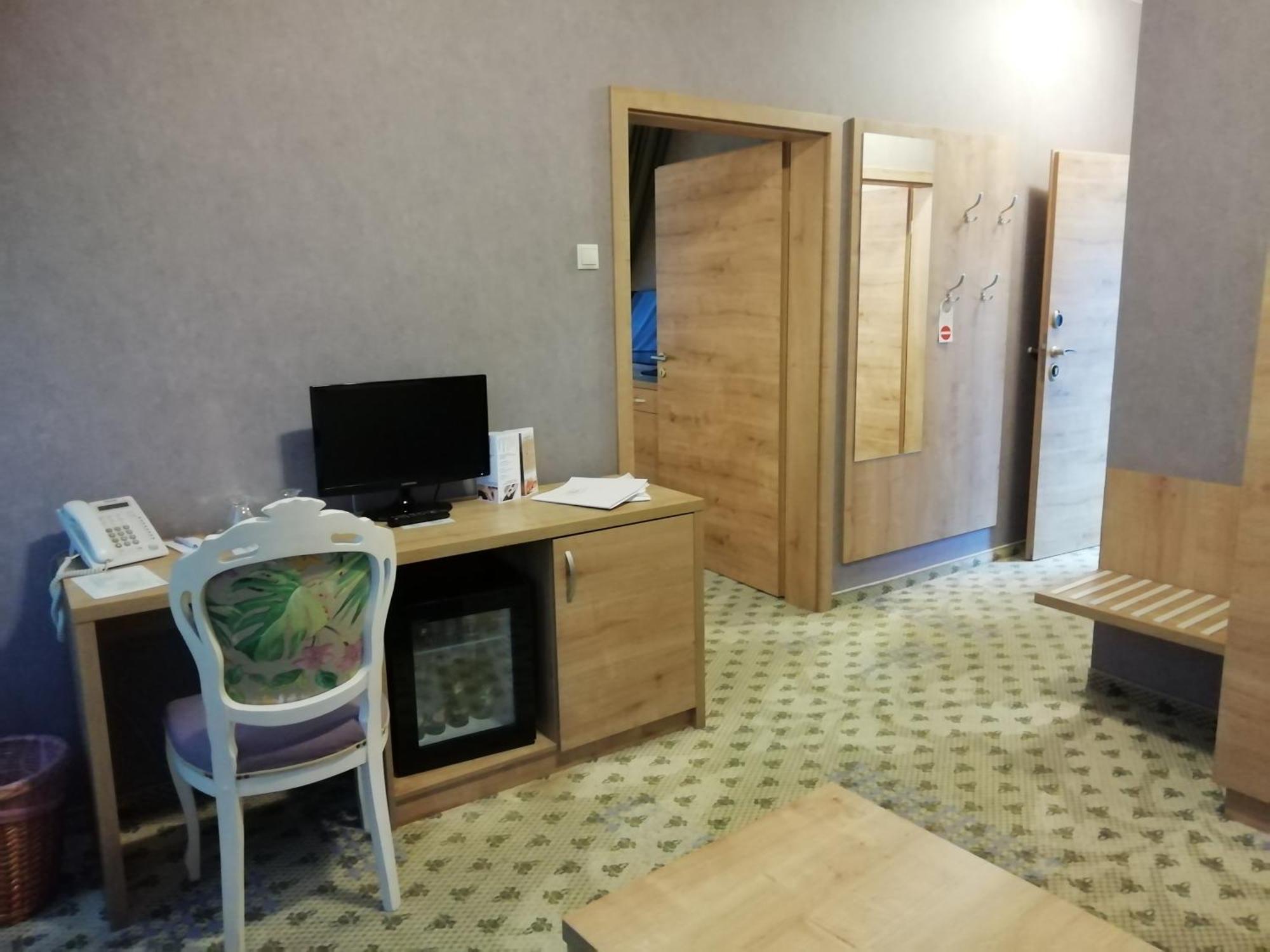 包贾尼库利亚酒店 Zalacsány 外观 照片